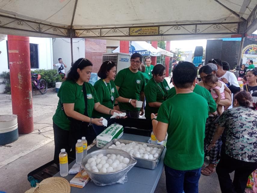 Ms. Sary in food distribution.jpg